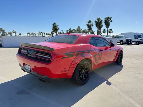 Used 2016 Dodge Challenger SRT Hellcat image 2