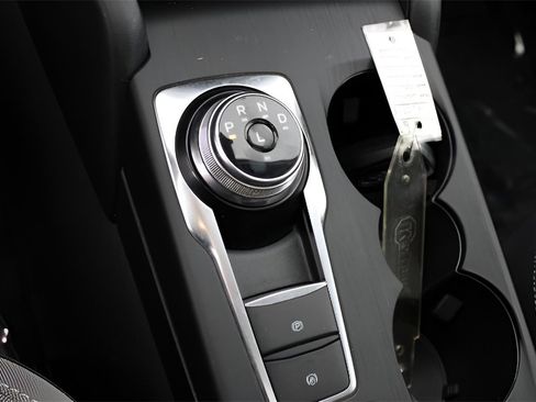 Used 2020 Ford Escape SE image 16