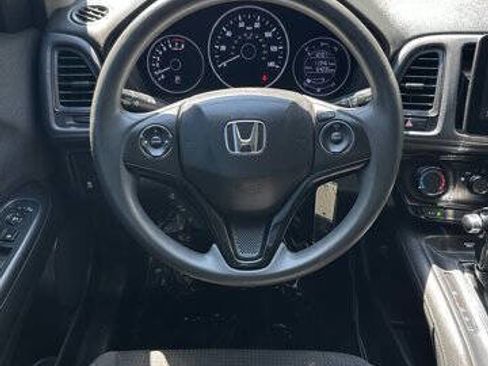 Used 2019 Honda HR-V LX image 14