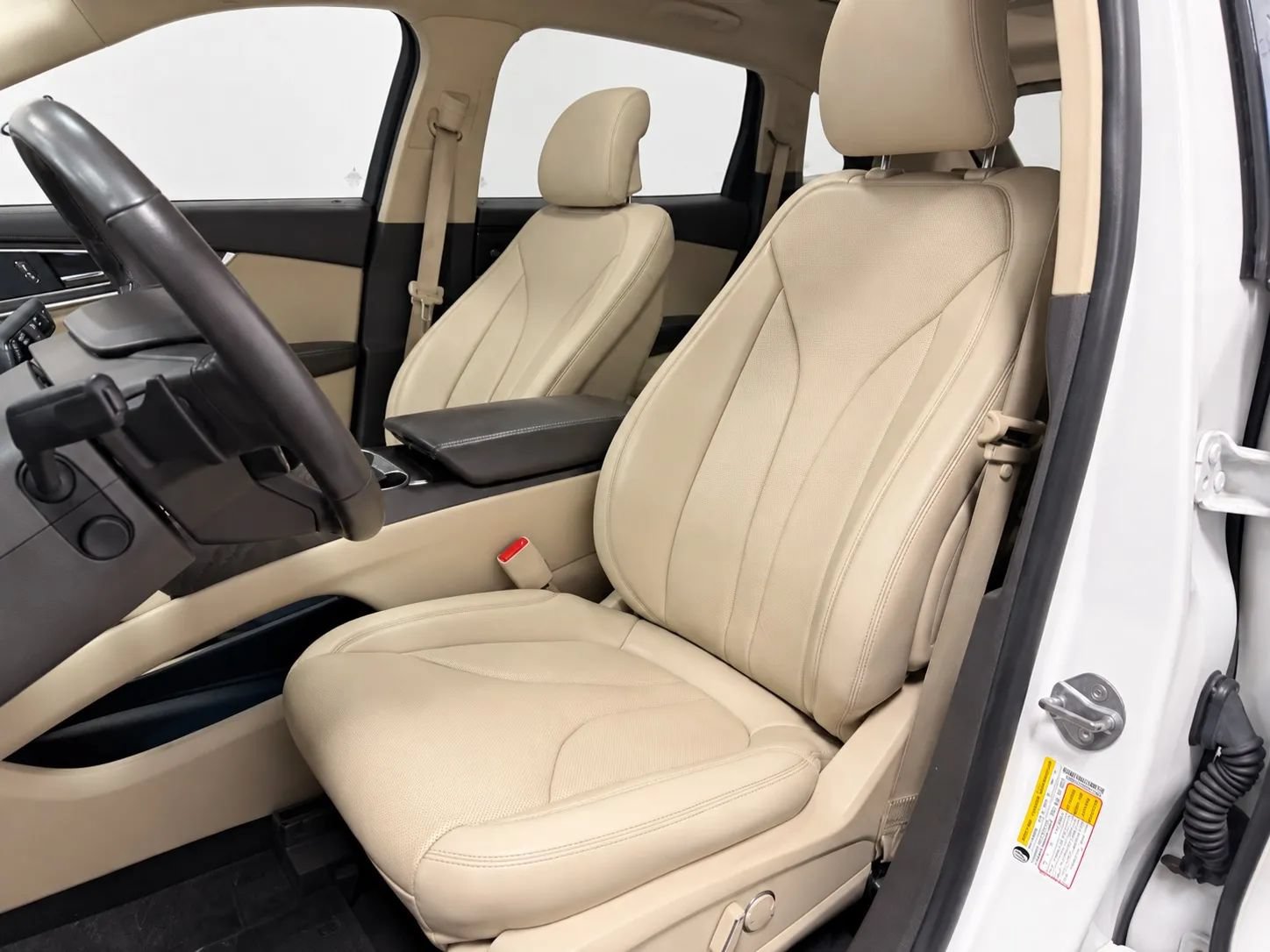 Used 2019 Lincoln Nautilus Reserve w/ Driver Assistance Package FWD image 12