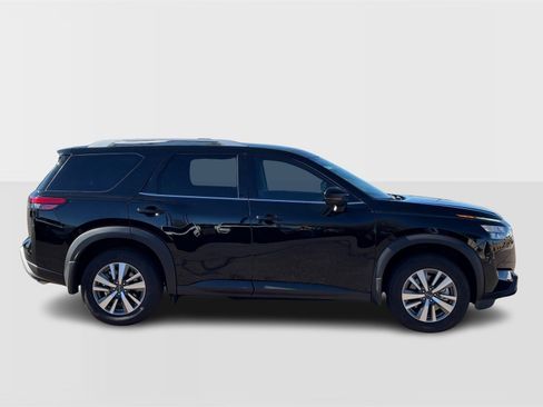New 2025 Nissan Pathfinder SL image 8