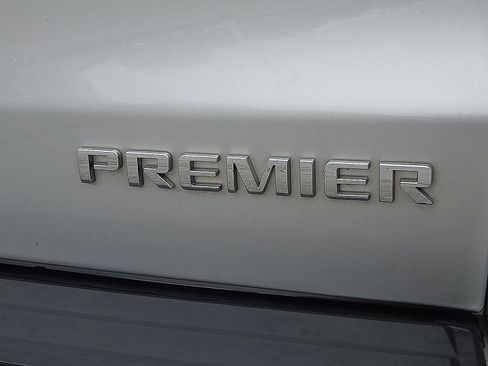 Used 2020 Chevrolet Tahoe Premier AWD/4WD image 9