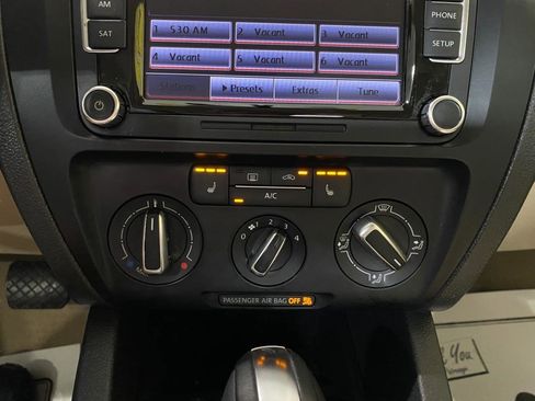 Used 2014 Volkswagen Jetta SE image 15