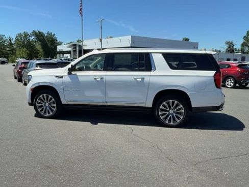 Used 2021 GMC Yukon XL Denali w/ Denali Ultimate Package AWD/4WD image 5
