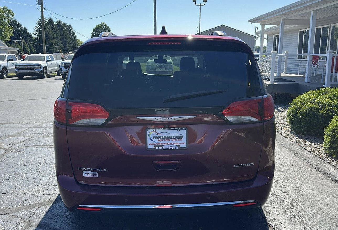Used 2019 Chrysler Pacifica Limited FWD image 8
