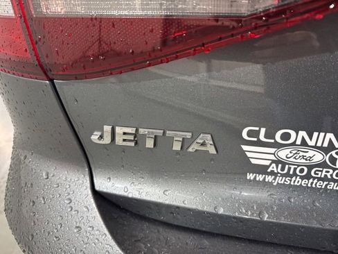 Used 2016 Volkswagen Jetta Sport image 11