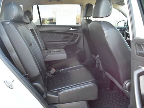 Used 2023 Volkswagen Tiguan SE image 39