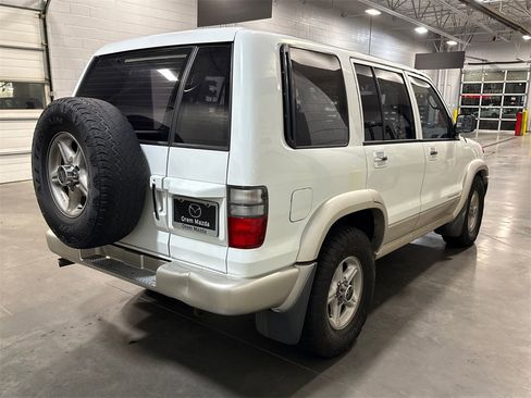 Used 2000 Isuzu Trooper S image 4