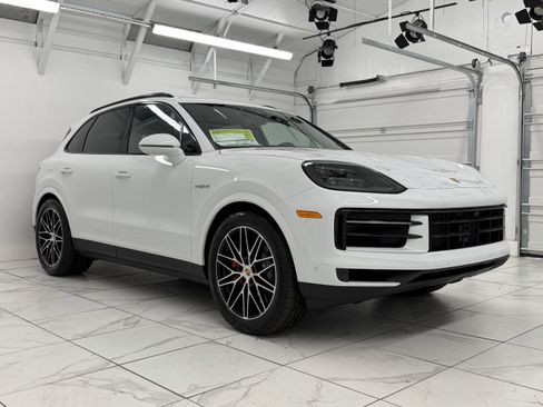 New 2026 Porsche Cayenne S AWD/4WD image 10