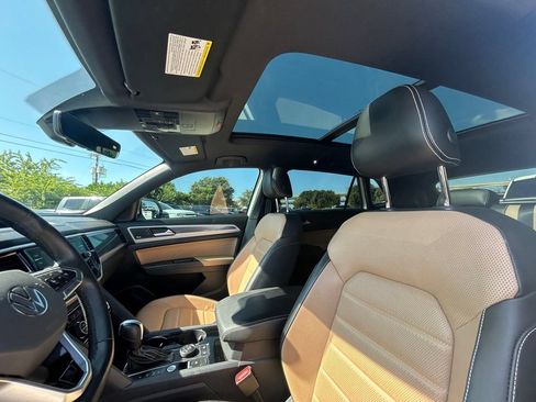 Used 2022 Volkswagen Atlas Cross Sport SEL Premium R-Line AWD/4WD image 12