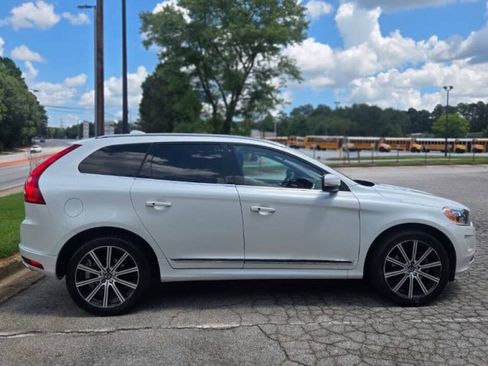 Used 2016 Volvo XC60 T6 AWD/4WD image 8