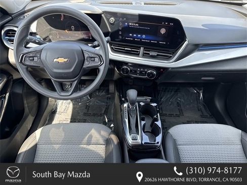 Used 2024 Chevrolet Trax LT image 7