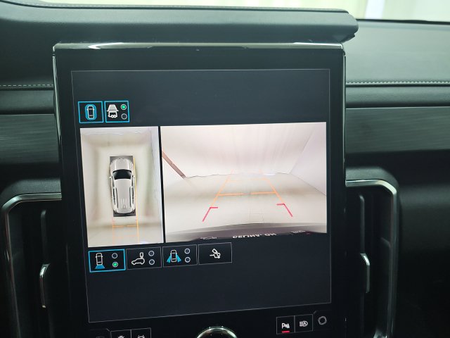 Used 2026 GMC Acadia Elevation w/ Elevation Premium Package FWD image 9
