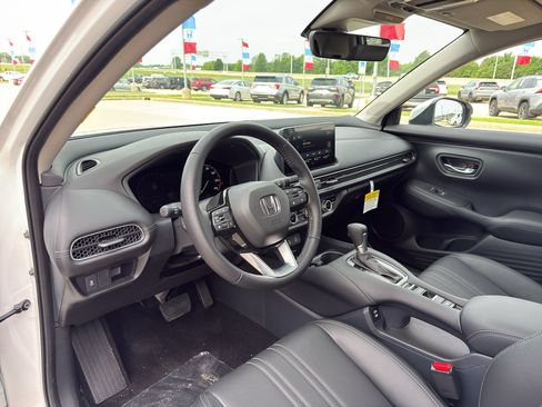 New 2026 Honda HR-V EX-L image 10