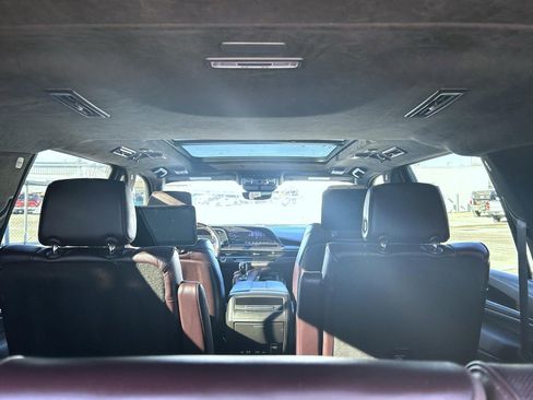 Certified 2023 Cadillac Escalade ESV Premium Luxury Platinum image 24