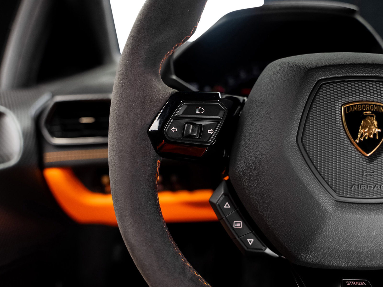 Used 2023 Lamborghini Huracan Tecnica RWD image 39