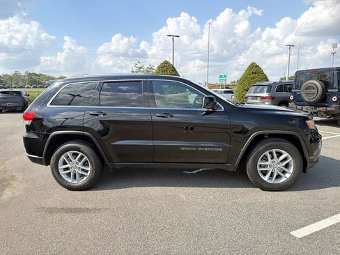 Used 2017 Jeep Grand Cherokee Laredo w/ Quick Order Package 2BE image 6