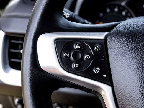 Used 2024 GMC Terrain SLT image 18