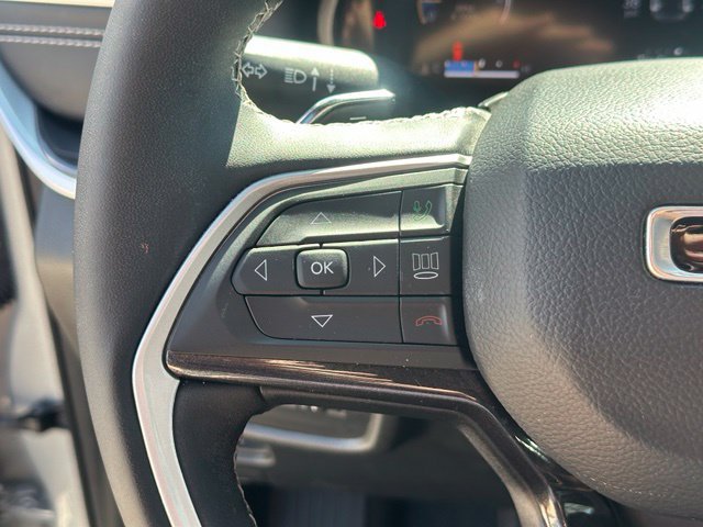 Used 2023 Jeep Grand Cherokee Altitude AWD/4WD image 23