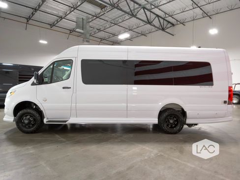 Used 2025 Mercedes-Benz Sprinter 3500 image 18