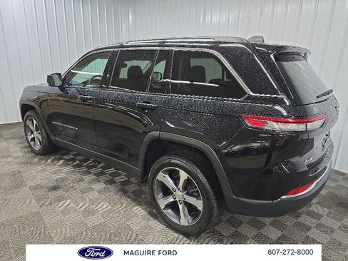 Used 2023 Jeep Grand Cherokee Limited AWD/4WD image 11
