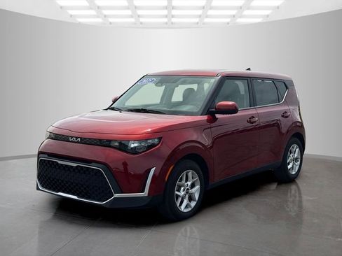Used 2025 Kia Soul LX w/ LX Technology Package FWD image 3