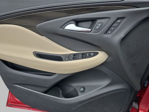 Used 2020 Buick Envision Essence w/ LPO, Cargo Package FWD image 29