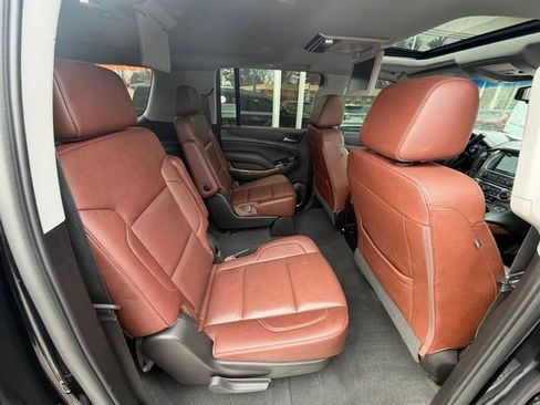 Used 2019 Chevrolet Suburban Premier w/ Premier Plus Edition AWD/4WD image 16