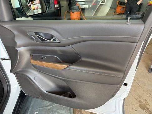 Used 2019 GMC Acadia SLE image 28