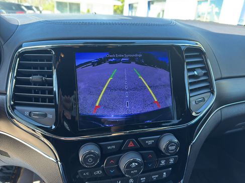 Used 2019 Jeep Grand Cherokee Overland image 27