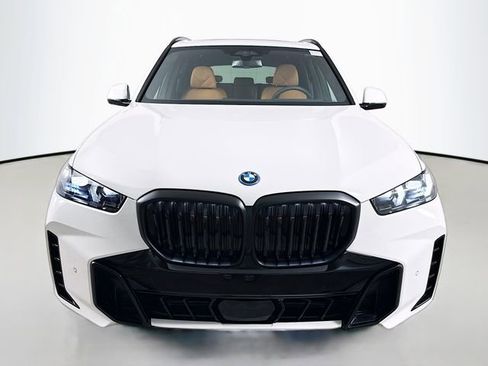 New 2026 BMW X5 xDrive50e w/ M Sport Package image 2