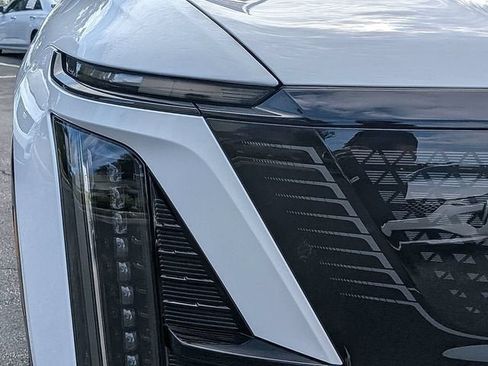 New 2027 Cadillac Vistiq Sport AWD/4WD image 9
