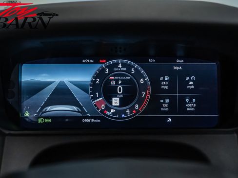 Used 2018 Land Rover Range Rover Velar R-Dynamic HSE image 39