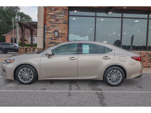 Used 2017 Lexus ES 350 w/ Premium Package FWD image 6