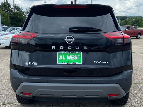 Used 2023 Nissan Rogue SV AWD/4WD image 4