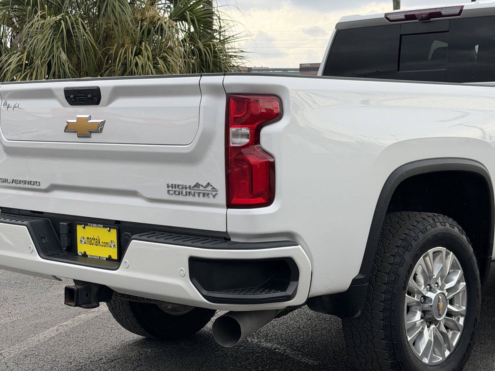 Used 2022 Chevrolet Silverado 3500 High Country w/ Z71 Off-Road Package AWD/4WD image 11