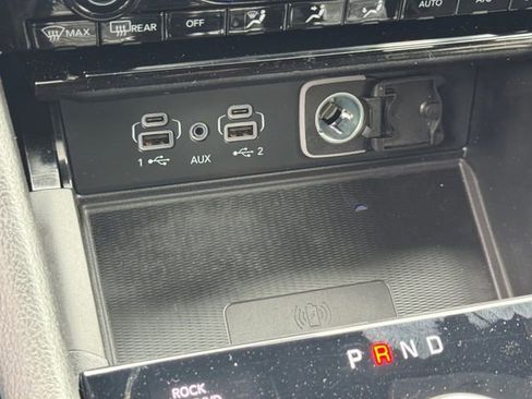 Certified 2023 Jeep Grand Cherokee Overland w/ Luxury Tech Group IV image 28