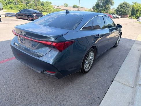 Used 2022 Toyota Avalon Limited FWD image 6