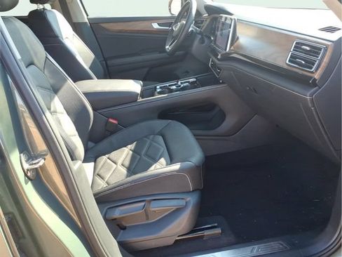 Used 2026 Volkswagen Atlas SE AWD/4WD image 24