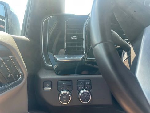 Used 2023 GMC Sierra 1500 SLT AWD/4WD image 12