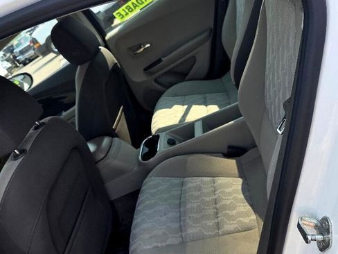 Used 2015 Chevrolet Volt image 11