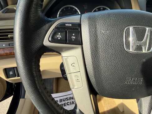 Used 2010 Honda Accord EX-L image 17