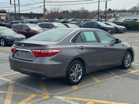 Used 2017 Toyota Camry SE FWD image 6