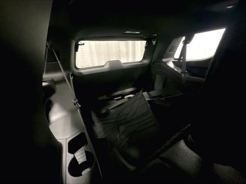 Used 2023 Chevrolet Tahoe Z71 w/ Luxury Package image 17