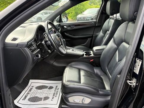 Used 2021 Porsche Macan w/ Premium Package AWD/4WD image 11