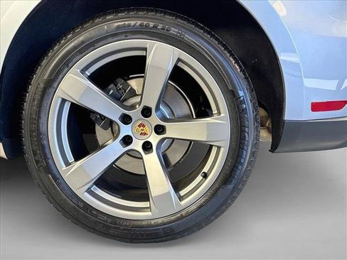 Certified 2025 Porsche Macan Turbo AWD/4WD image 25