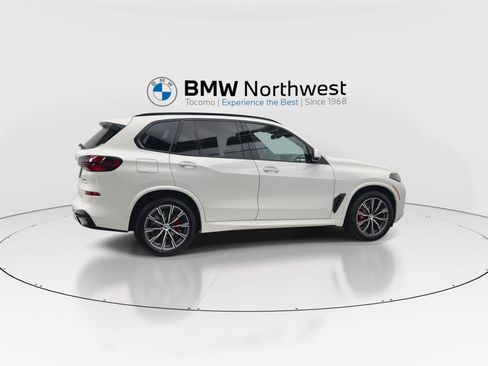 New 2026 BMW X5 xDrive40i w/ M Sport Package AWD/4WD image 4