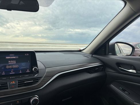 Used 2024 Nissan Altima 2.5 SV image 35