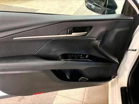 Used 2025 Toyota Camry LE image 9