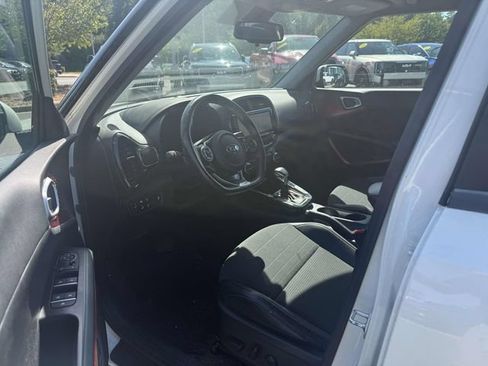Used 2020 Kia Soul GT-Line Turbo FWD image 4